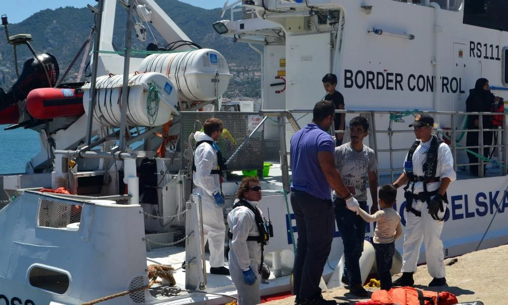 Ύπατη Αρμοστεία: Παράτυπες επαναπροωθήσεις - Η απάντηση Μηταράκη